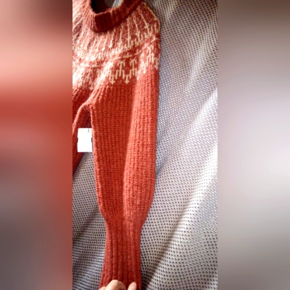 Universal Threads Sweater - Picture 5 of 5